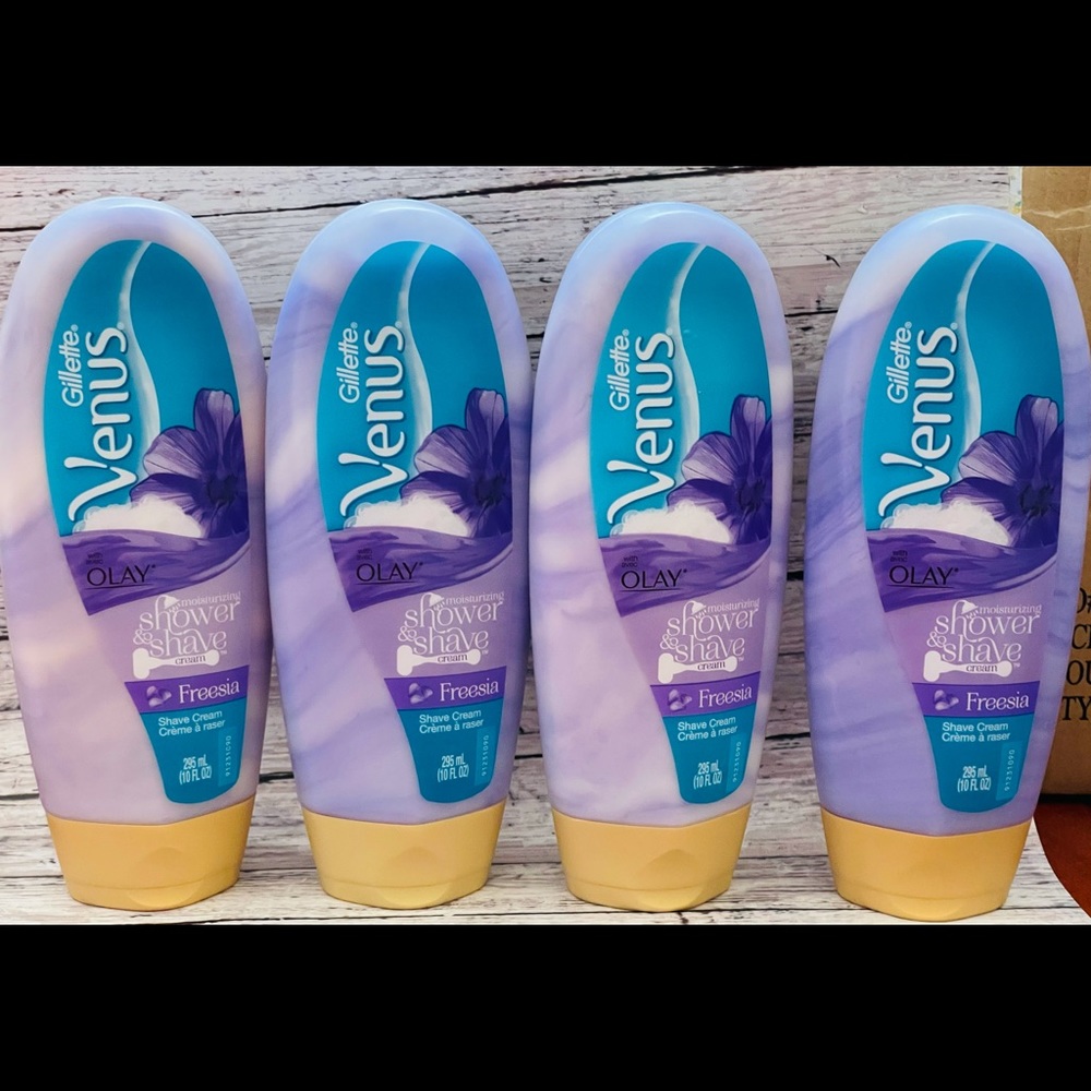 4X Gillette Venus Olay Moisturizing Shower& Shave
